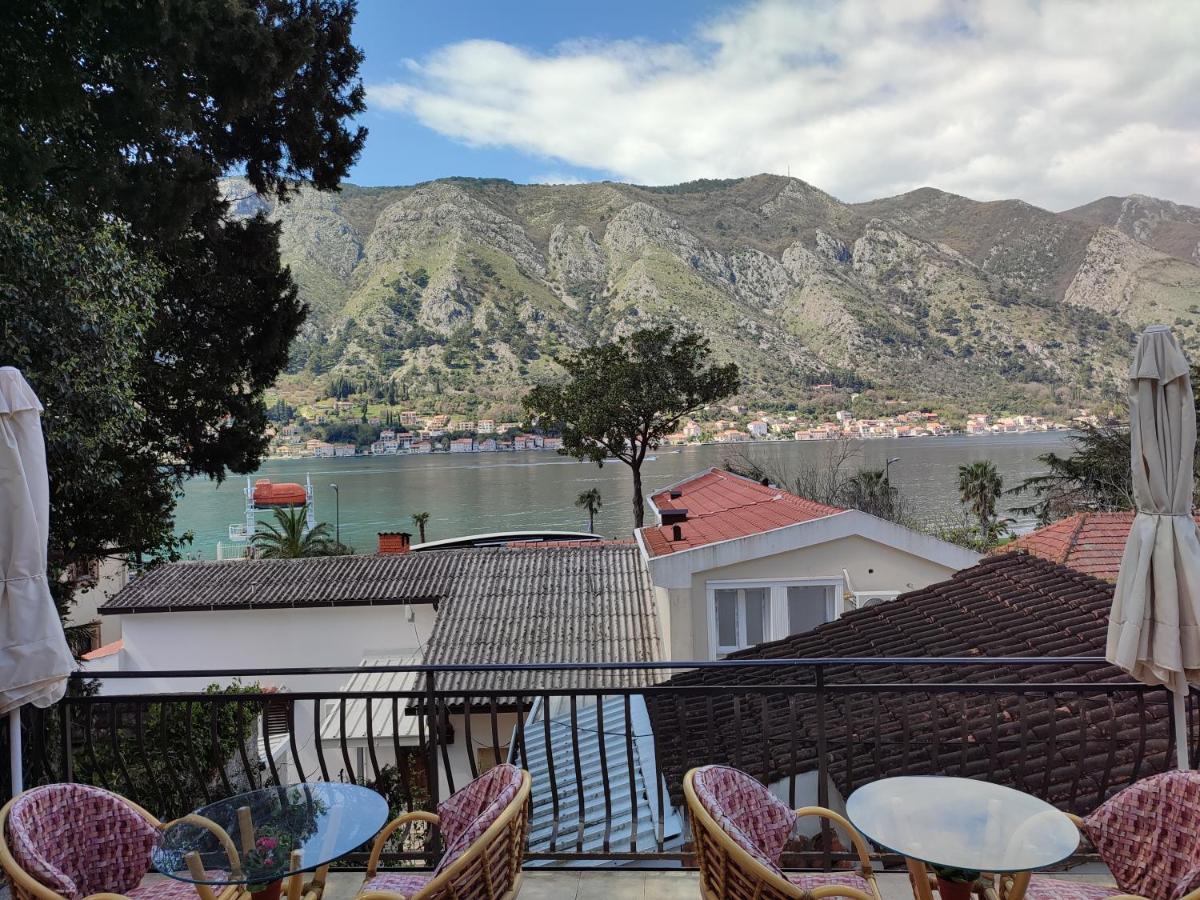 Bay Mola Aparts Kotor Exteriör bild