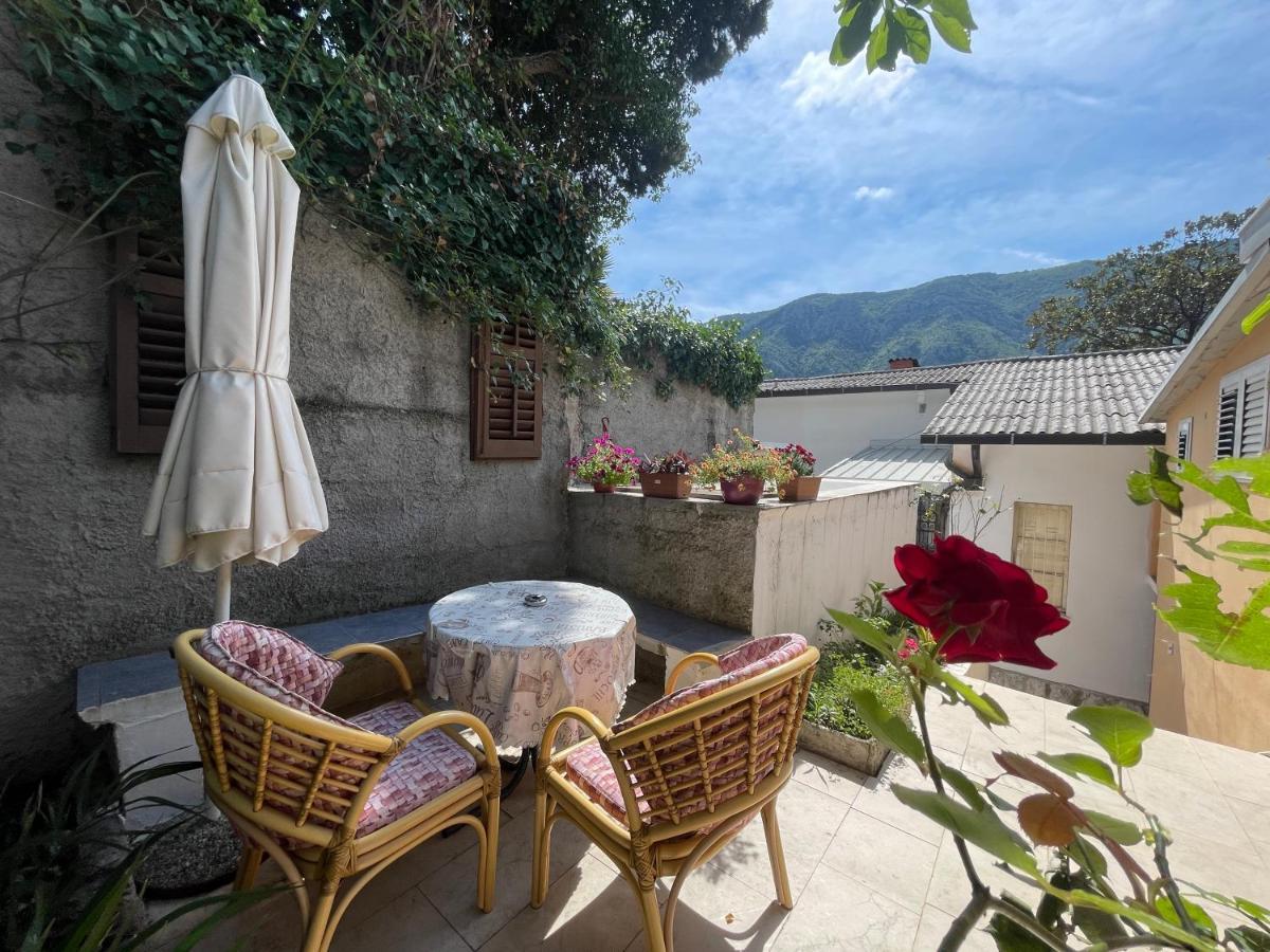 Bay Mola Aparts Kotor Exteriör bild