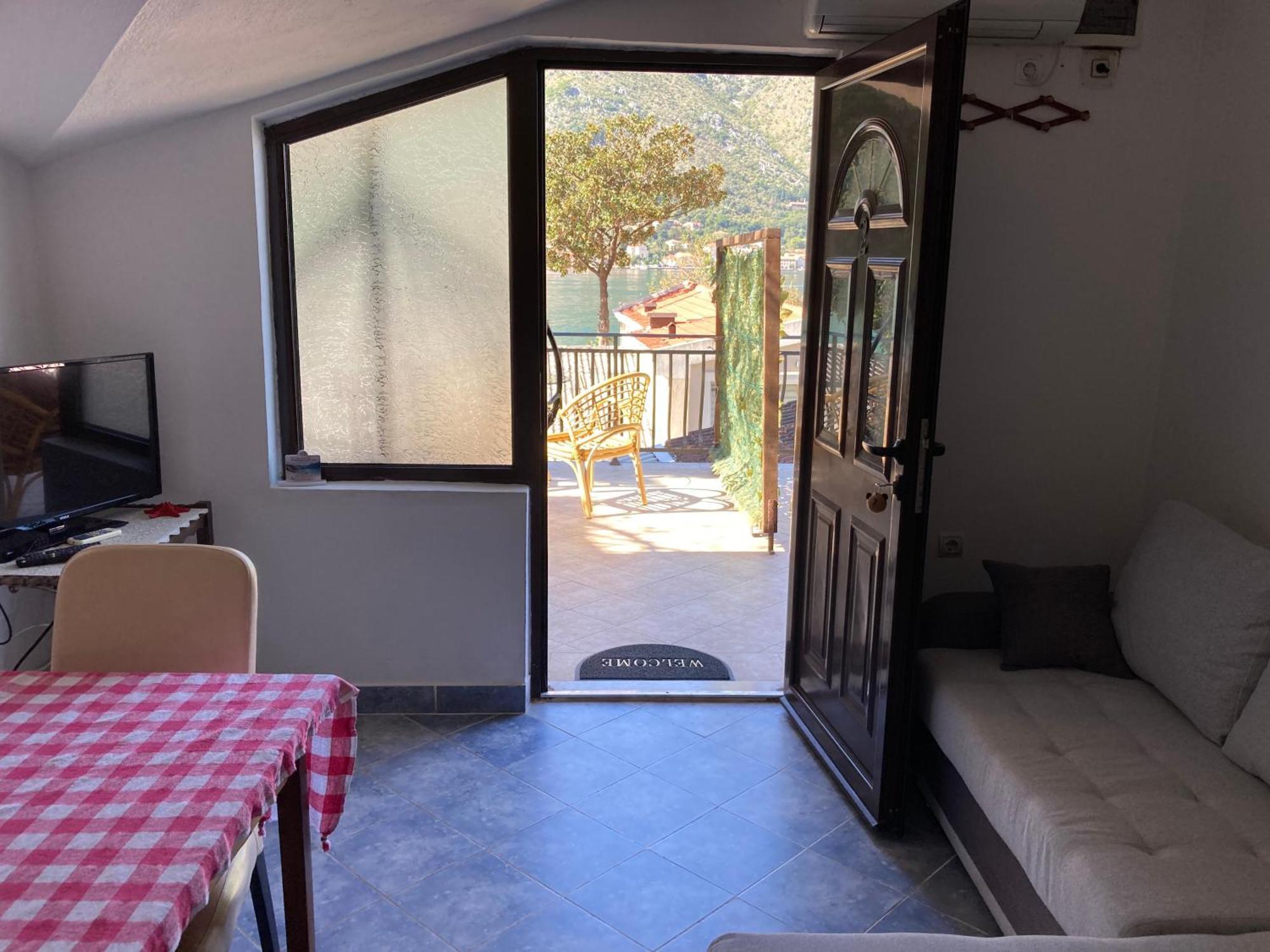 Bay Mola Aparts Kotor Exteriör bild